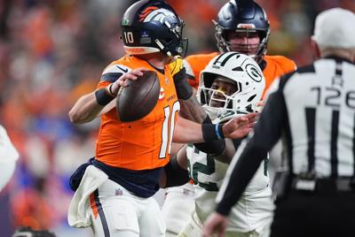 Packers Broncos - Rashan Gary