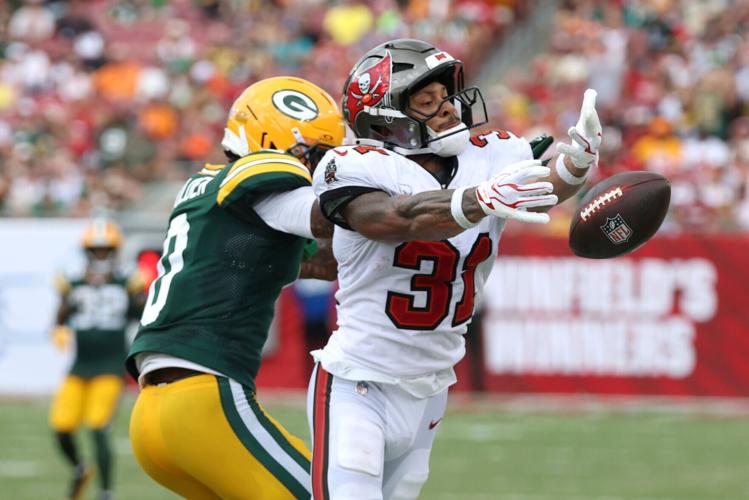 FOOTBALL-NFL-TB-GB/