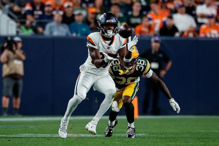 FOOTBALL-NFL-DEN-GB/