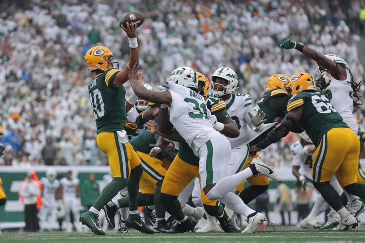 FOOTBALL-NFL-NYJ-GB/