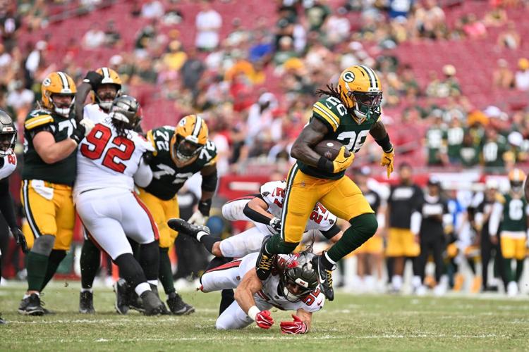 FOOTBALL-NFL-TB-GB/