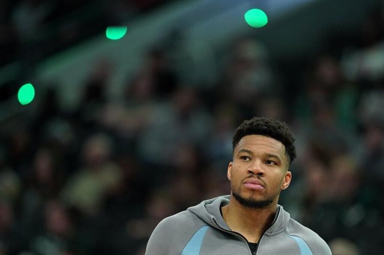 Clippers Bucks Basketball