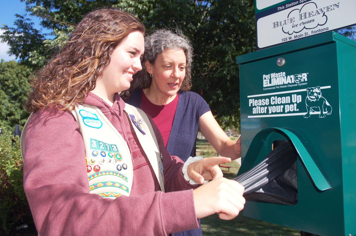 Girl Scout S Brilliant Idea Aims To Keep Fontana Clean Of Dog Waste Local News Lakegenevanews Net