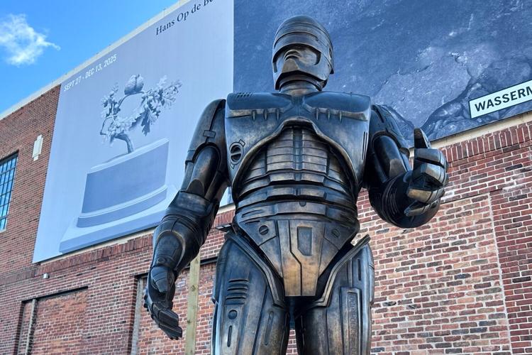 Detroit RoboCop Statue