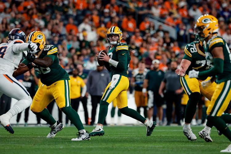 FOOTBALL-NFL-DEN-GB/
