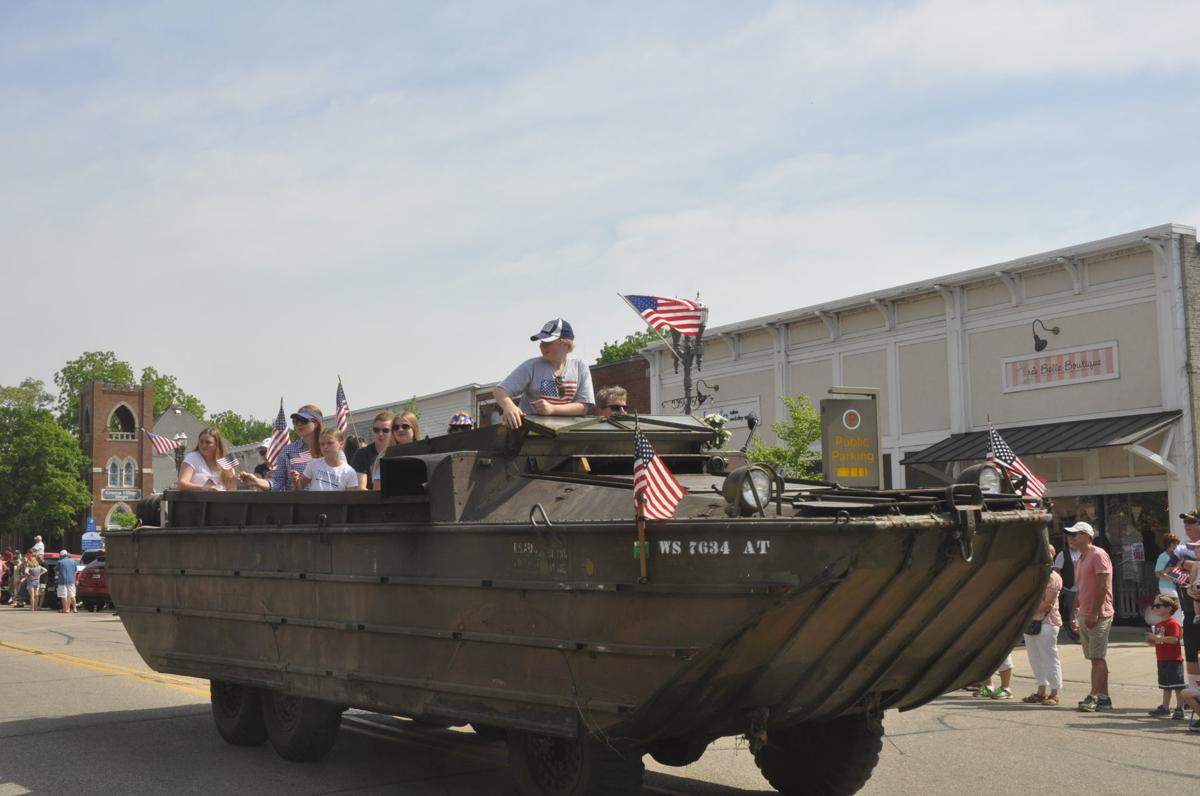 Crowd enjoys Lake Geneva Memorial Day parade Lake Geneva