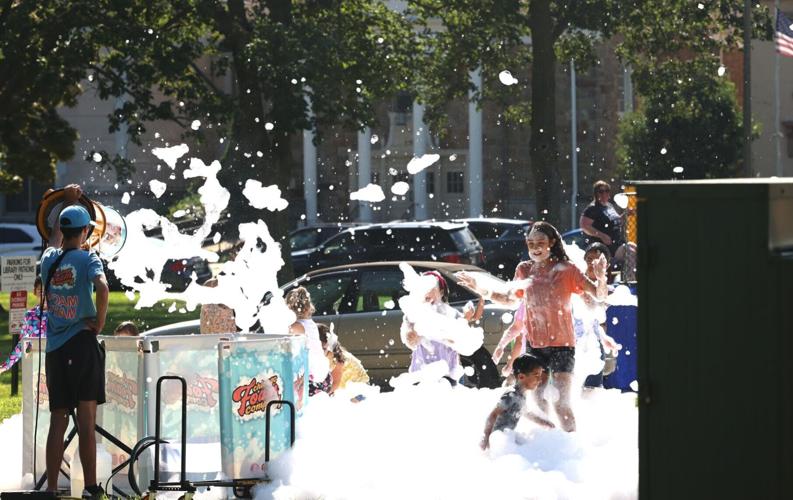 Reel-in Party Foam Cannon