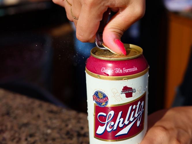 Schlitz 6