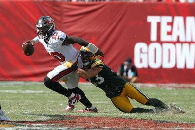 FOOTBALL-NFL-TB-GB/