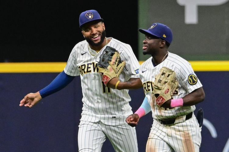 BASEBALL-MLB-MIL-TEX/