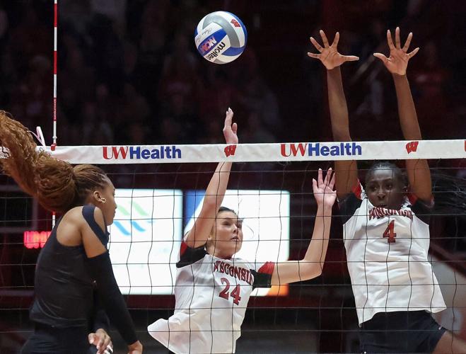 UW_v_Maryland_VB-07-20261016-301829.jpg