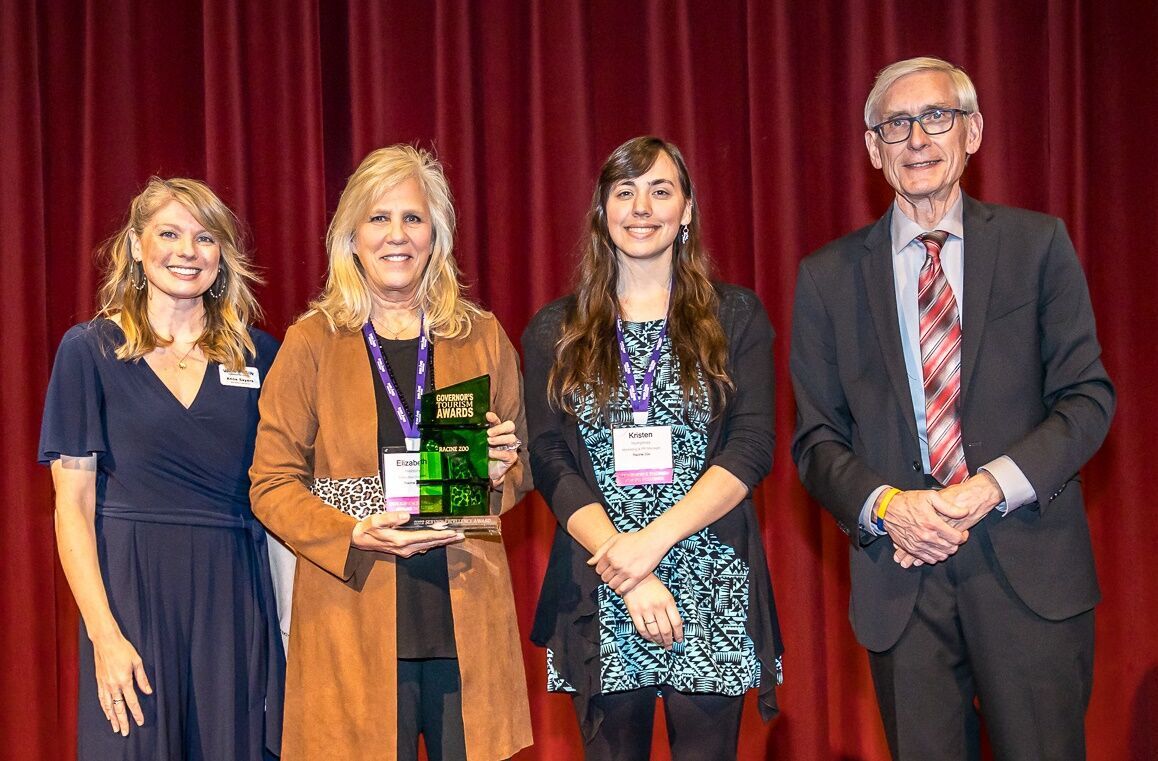 Beth Heidorn accepting award
