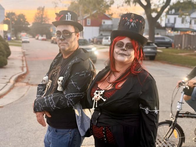 Zombie crawl participants