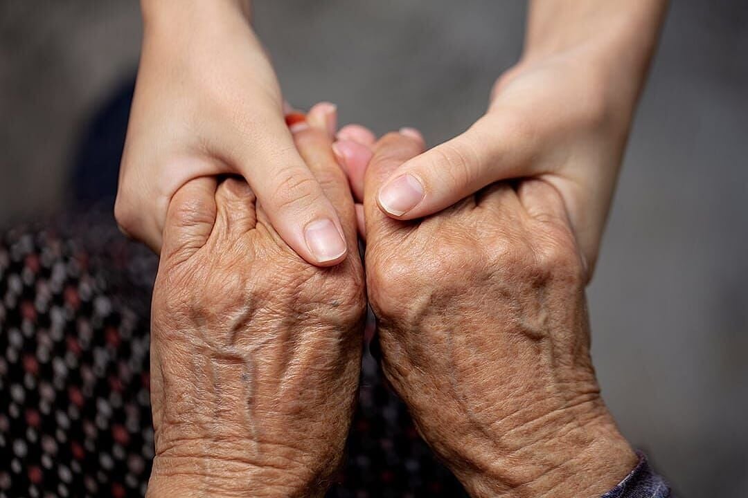 Who inherits the homeowners insurance when someone dies?