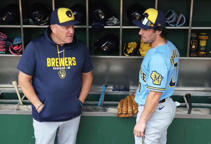 BASEBALL-MLB-PIT-MIL/