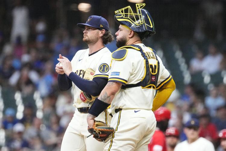 BASEBALL-MLB-MIL-CIN/