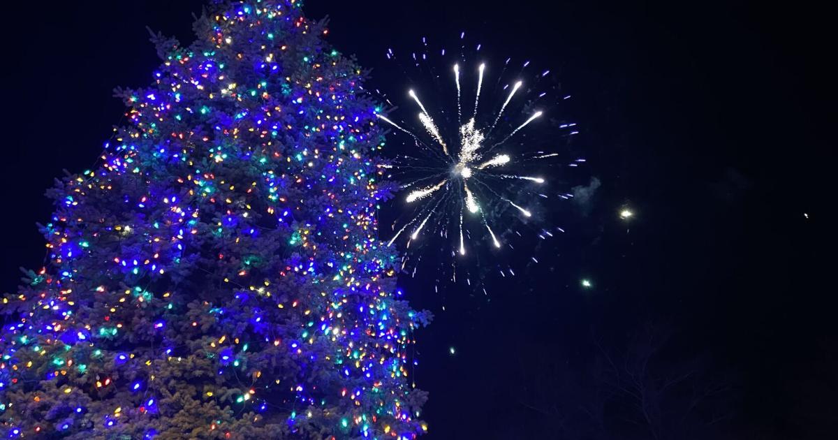 17 photos, videos from the 2025 Grand Geneva Christmas Illumination