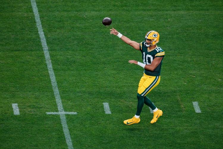 FOOTBALL-NFL-DEN-GB/