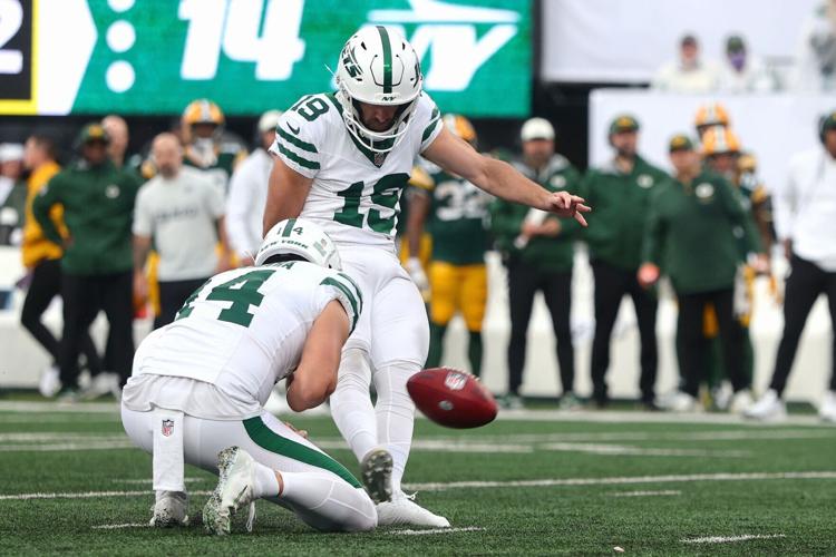 FOOTBALL-NFL-NYJ-GB/