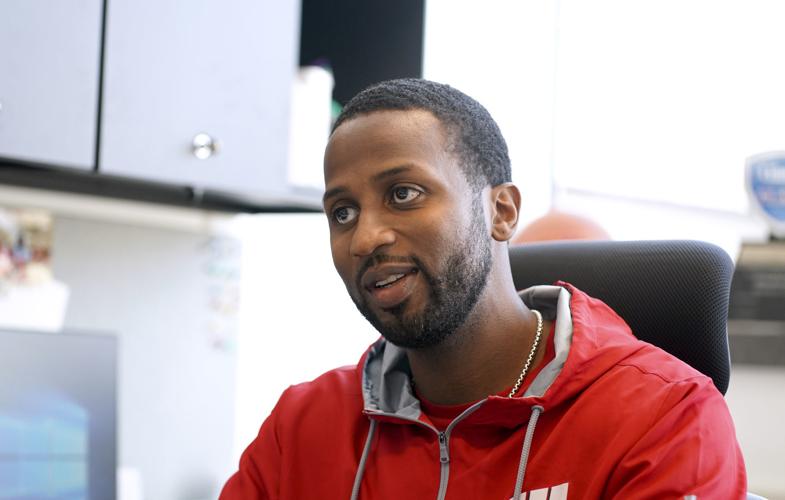 Alando Tucker jump photo