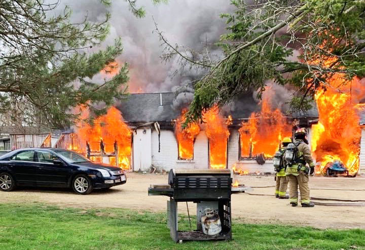 House fire South Lakeshore Drive town of Linn