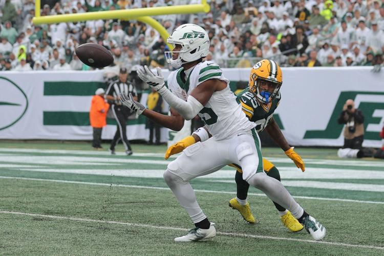 FOOTBALL-NFL-NYJ-GB/