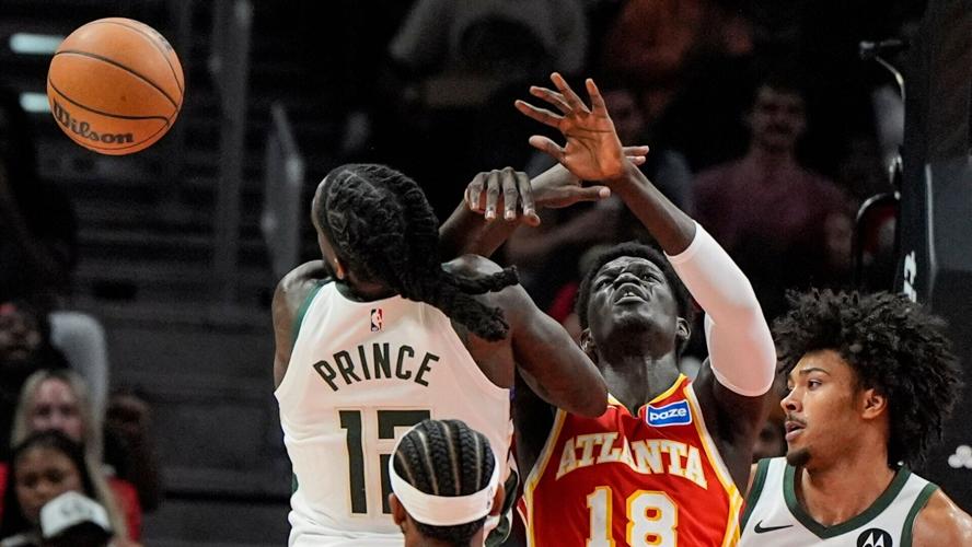 Bucks Hawks Basketball