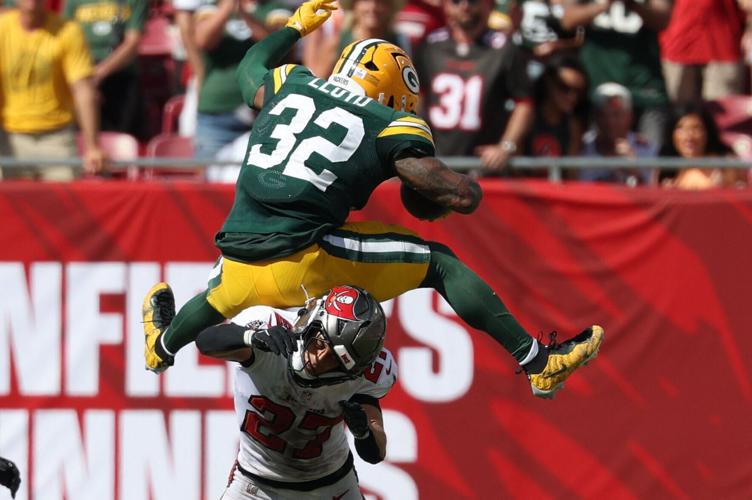 FOOTBALL-NFL-TB-GB/