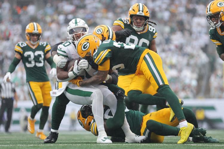 FOOTBALL-NFL-NYJ-GB/
