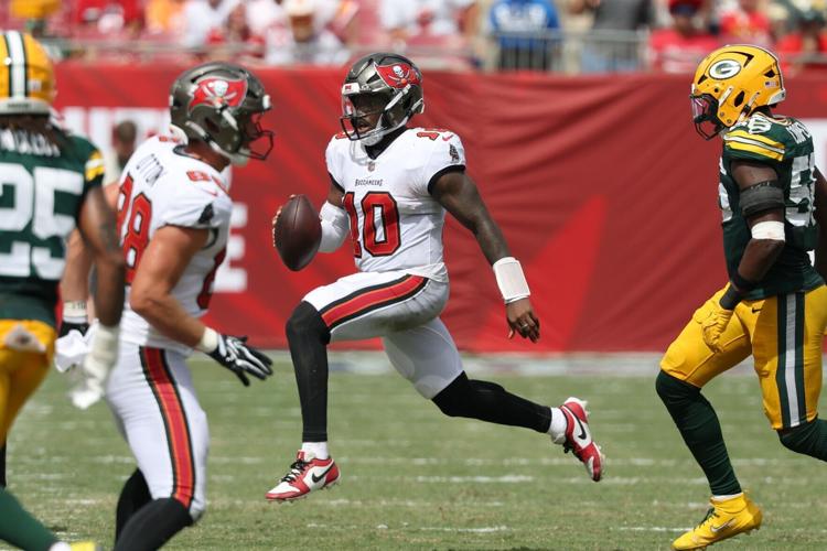 FOOTBALL-NFL-TB-GB/