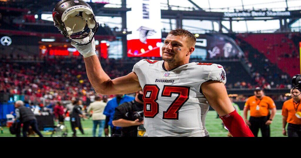 Rob Gronkowski's High School Yearbook Photo : r/buccaneers