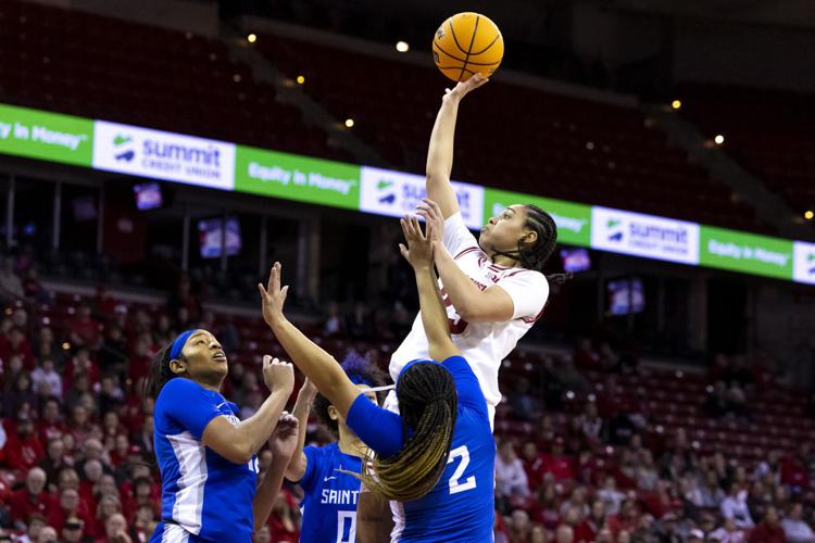 04012024 badger women basketball WNIT SKM 18.JPG
