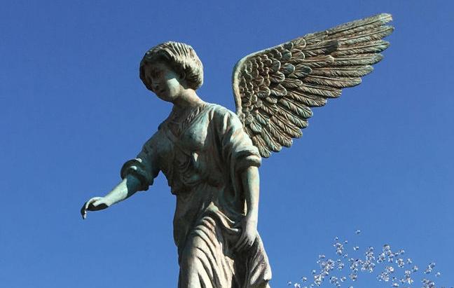 Aug 9 Resorter Cover