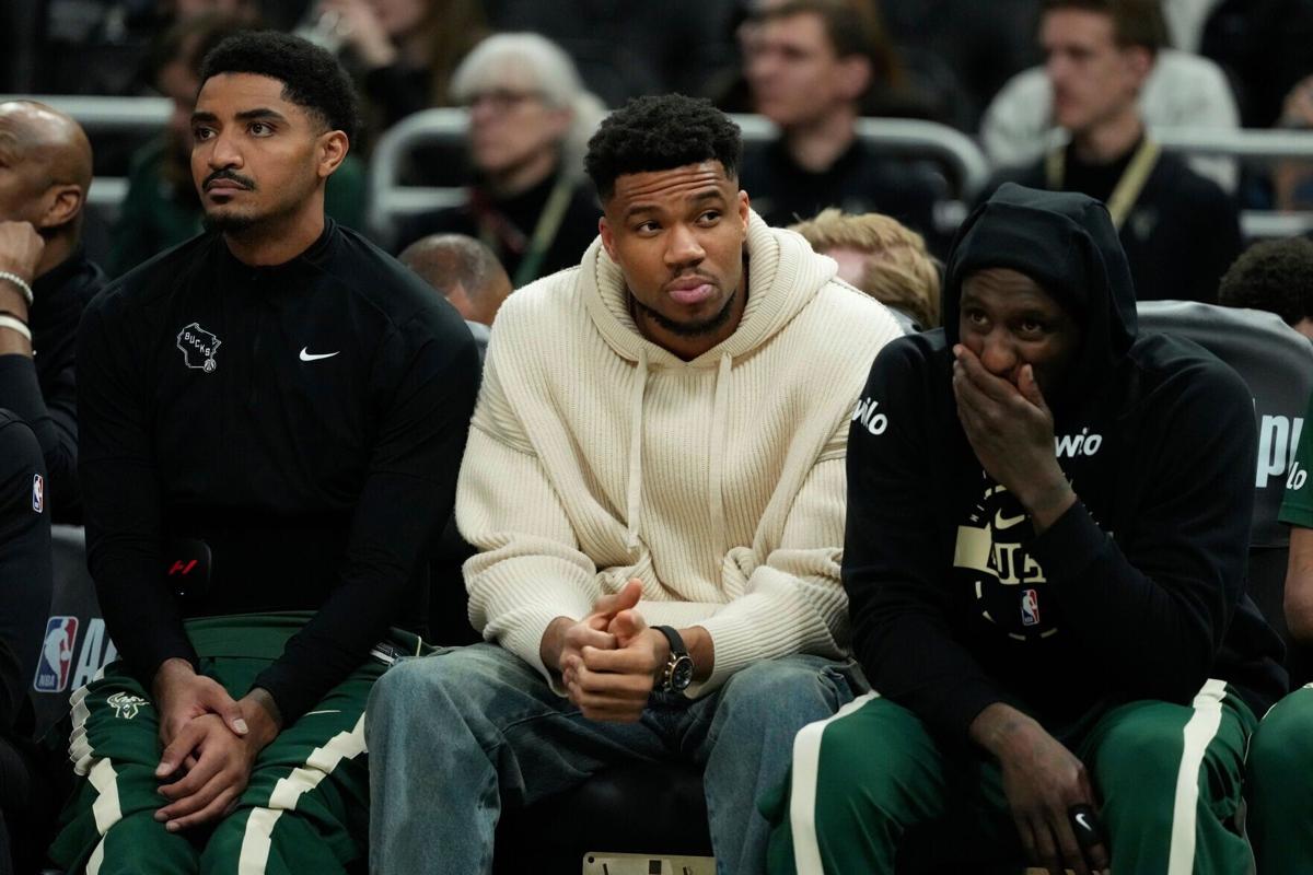 Cavaliers Bucks Basketball