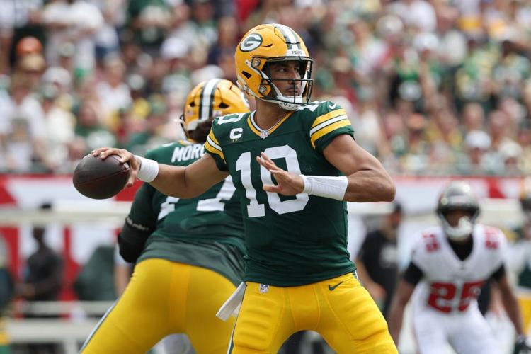 FOOTBALL-NFL-TB-GB/