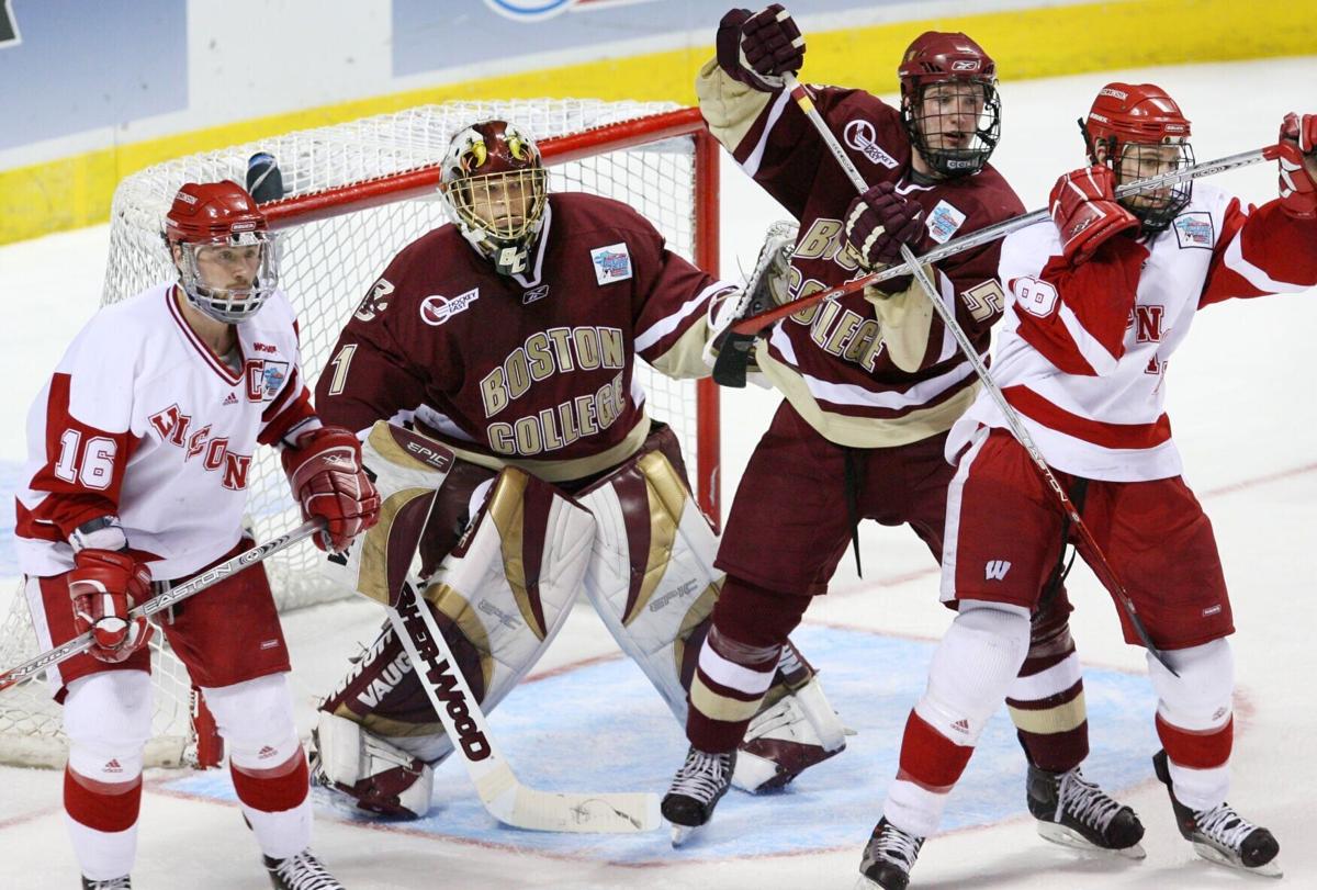 2006 men hockey title gallery 25
