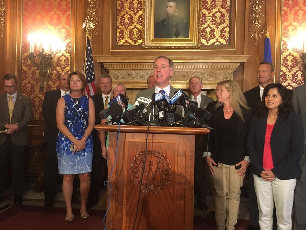 Vos Foxconn presser