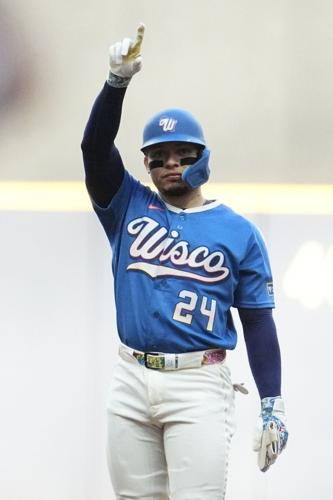 BASEBALL-MLB-MIL-PHI/