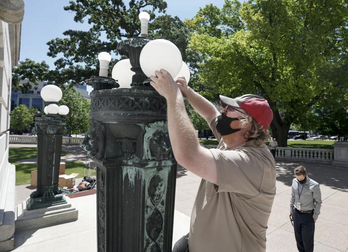 Fixing light for protest folo