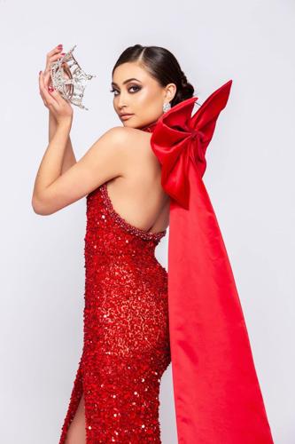 Miss Wisconsin Lila Szyryj recently visited the Lake Geneva area