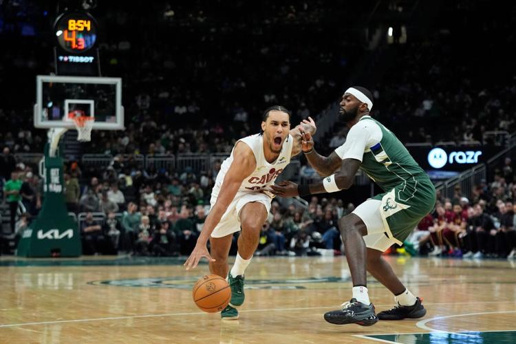 Cavaliers Bucks Basketball