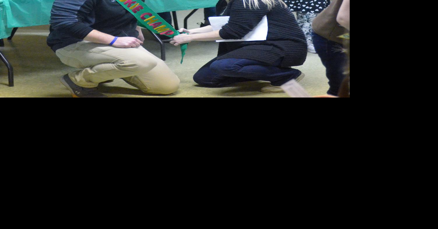 Girl Scout cookieeating contest