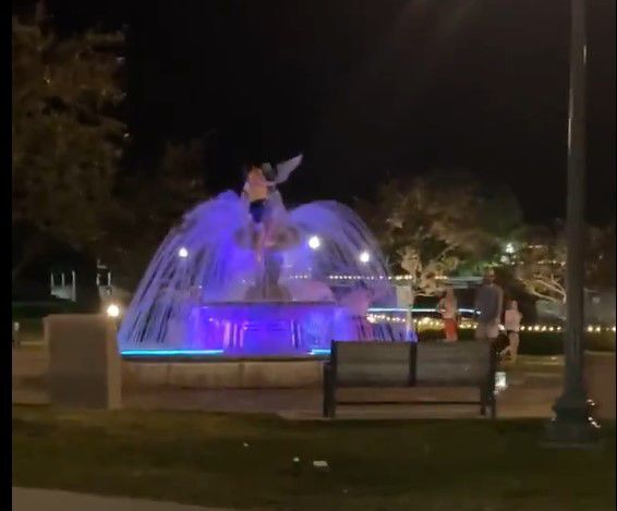 Video screenshots of fountain incident 6/5/21