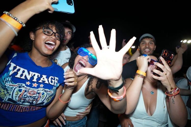 Knicks fans celebrate after the Knicks win the NBA Championships during a watch party at Wollman Rink, Jun 13, 2026, New York, NJ, USA.