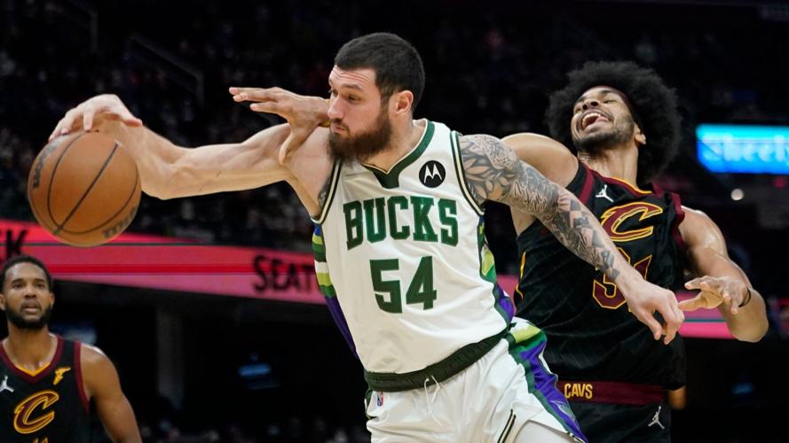 bucks jump image 1-26 (Optional)