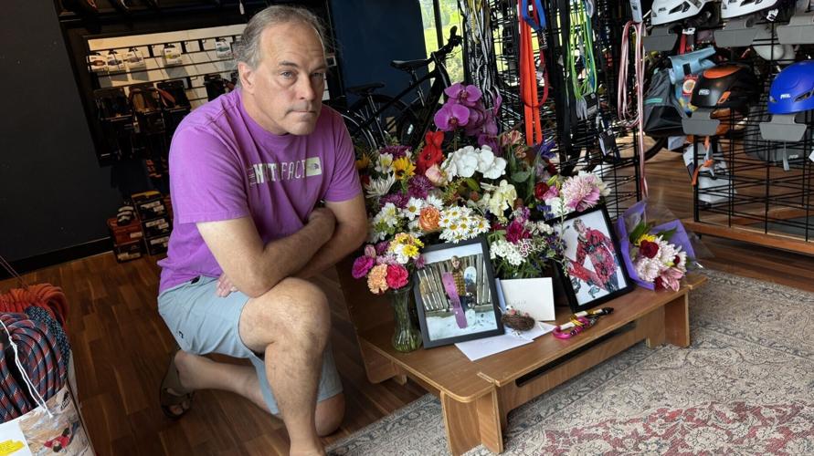 Schmitz honors his former employee