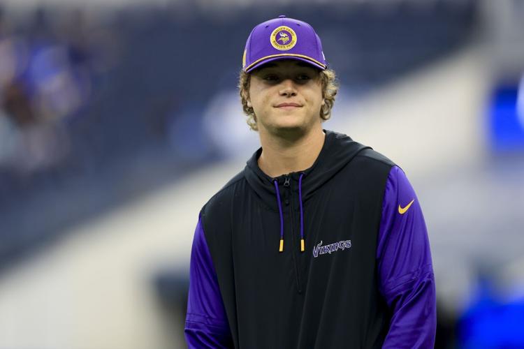 Vikings QBs Football