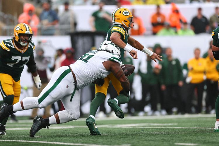 FOOTBALL-NFL-NYJ-GB/
