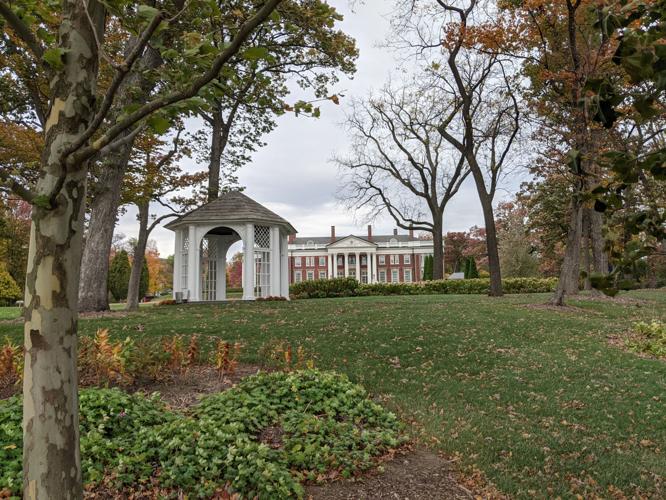 Lake Geneva path and mansion