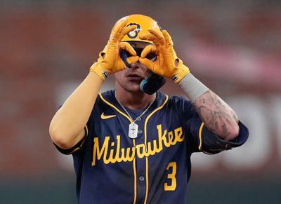 Brewers Braves Baseball